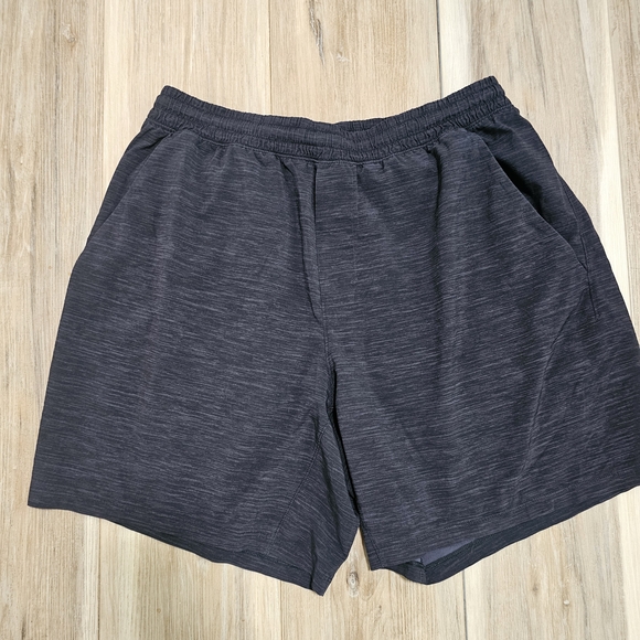 Men's lululemon Athletic Shorts - Picture 2 of 4